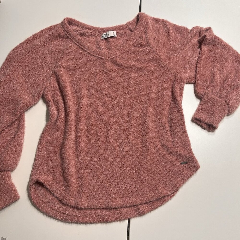 Hollister Size Small V Neck Fuzzy Sweater Women’s